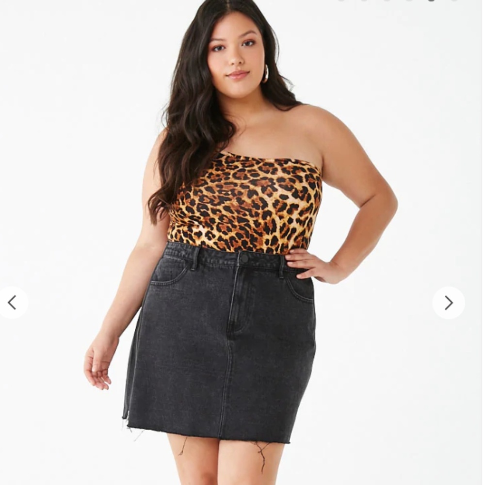 Forever 21 Plus size (3X)  black jean skirt